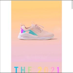 Clove limited edition iridescent sneakers sz w11
